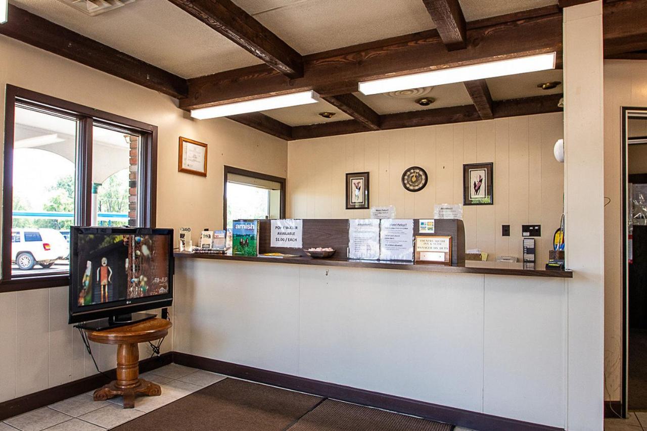 Country Squire Inn And Suites Coshocton Extérieur photo