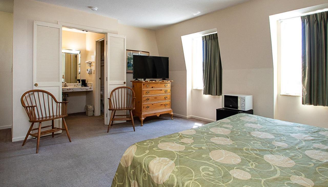 Country Squire Inn And Suites Coshocton Extérieur photo