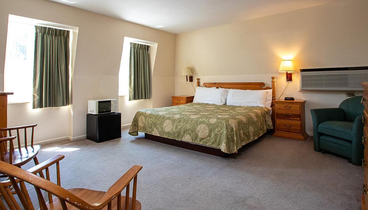Country Squire Inn And Suites Coshocton Extérieur photo